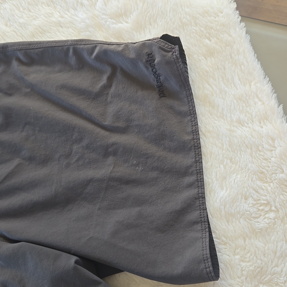 Patagonia Men's Shorts - Picture 8 of 13